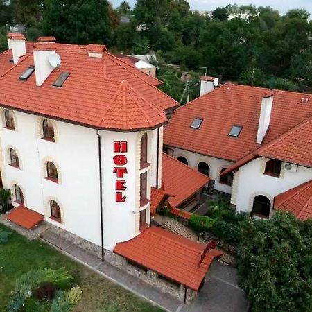 Hotel Maestro Ostroh Exterior foto