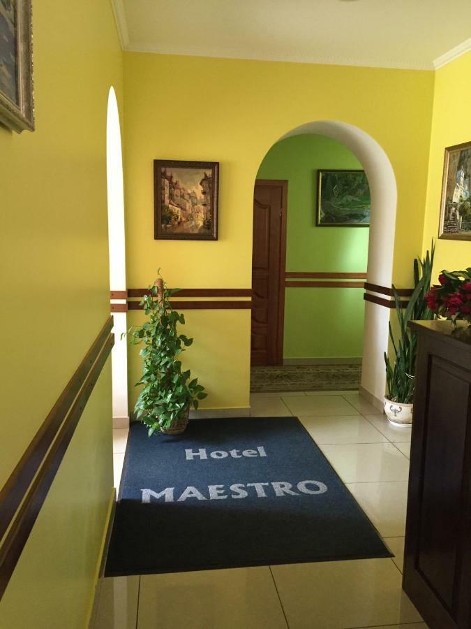 Hotel Maestro Ostroh Exterior foto