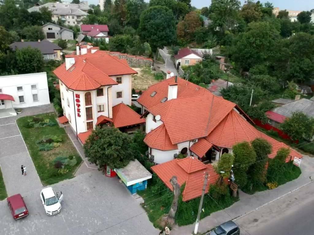 Hotel Maestro Ostroh Exterior foto