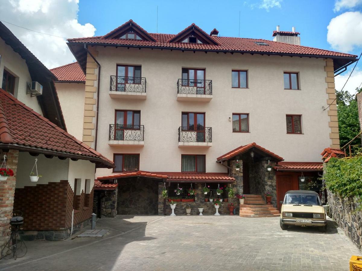 Hotel Maestro Ostroh Exterior foto