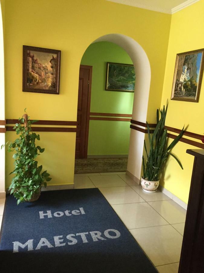 Hotel Maestro Ostroh Exterior foto