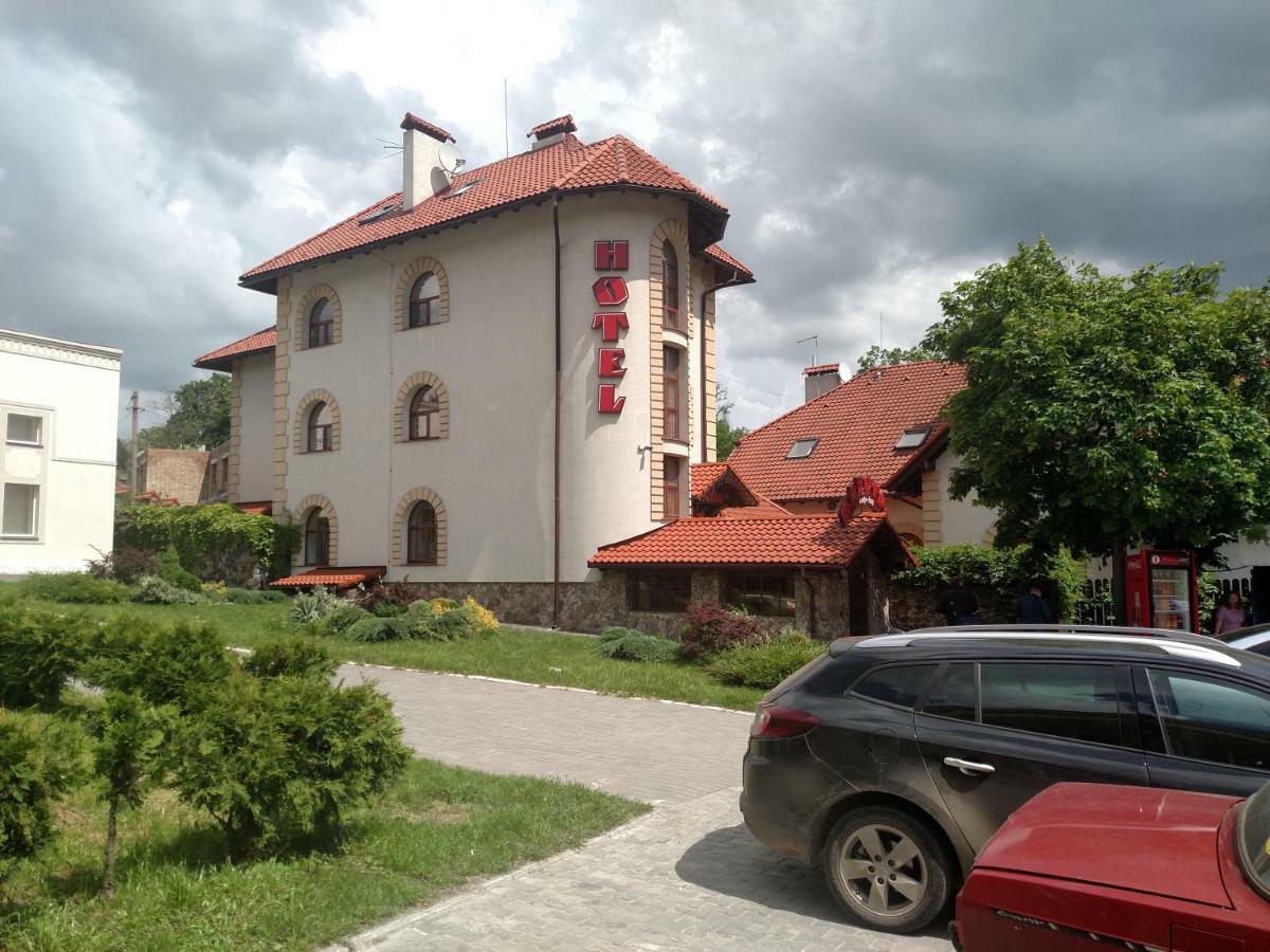 Hotel Maestro Ostroh Exterior foto